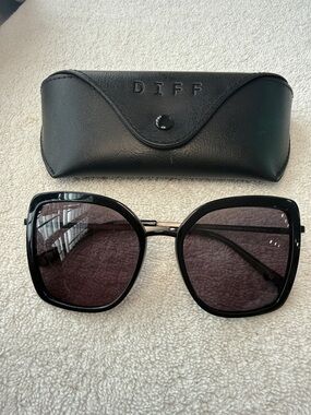 Diff Clarisse Black Oversized Square Sunglasses with Dark Lenses
